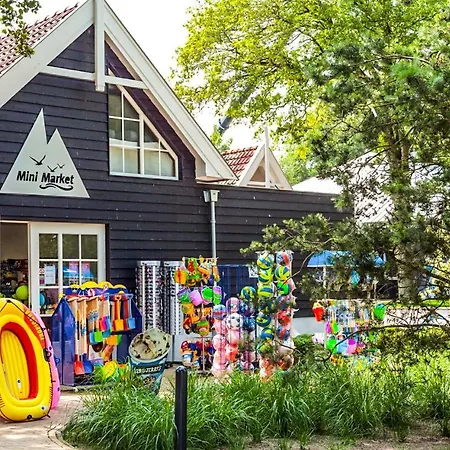 Holiday home Cube Anker Am Veluwemeer Im Europarcs Bad Hoophuizen