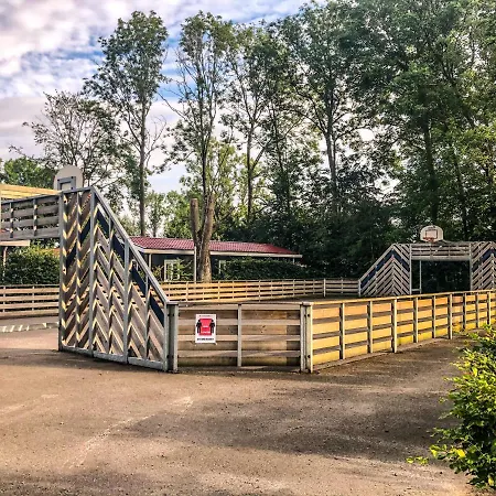 Cube Anker Am Veluwemeer Im Europarcs Bad Hoophuizen *