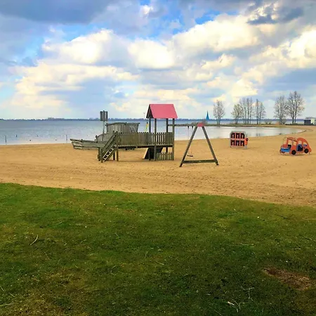 Holiday home Cube Anker Am Veluwemeer Im Europarcs Bad Hoophuizen