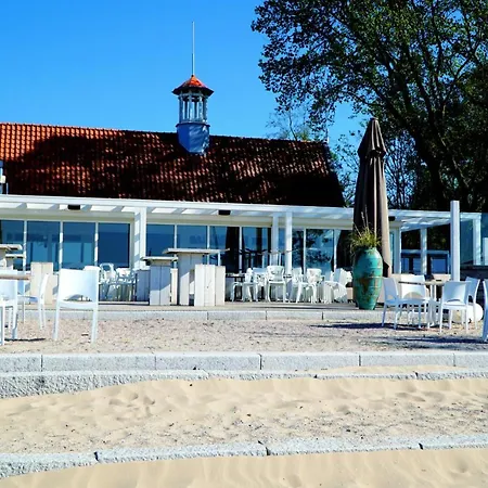 Holiday home Cube Anker Am Veluwemeer Im Europarcs Bad Hoophuizen *
